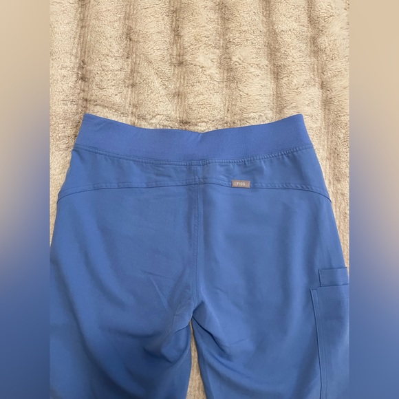 FIGS Kade bottoms - Picture 4 of 6